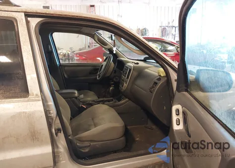 2005 Ford Escape Xlt из США, поврежденный, VIN 1FMYU93195KB77203